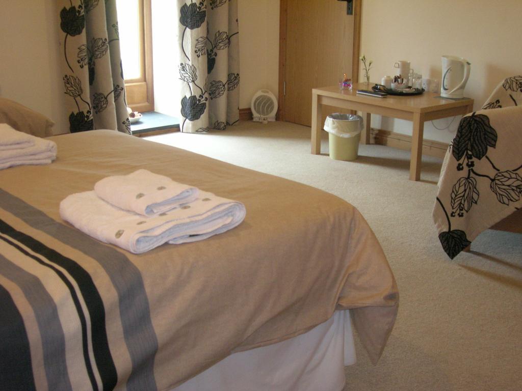 Polhilsa Farm Bed and Breakfast Callington Exteriör bild