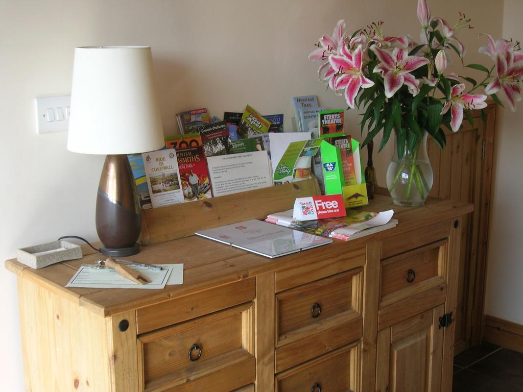 Polhilsa Farm Bed and Breakfast Callington Exteriör bild